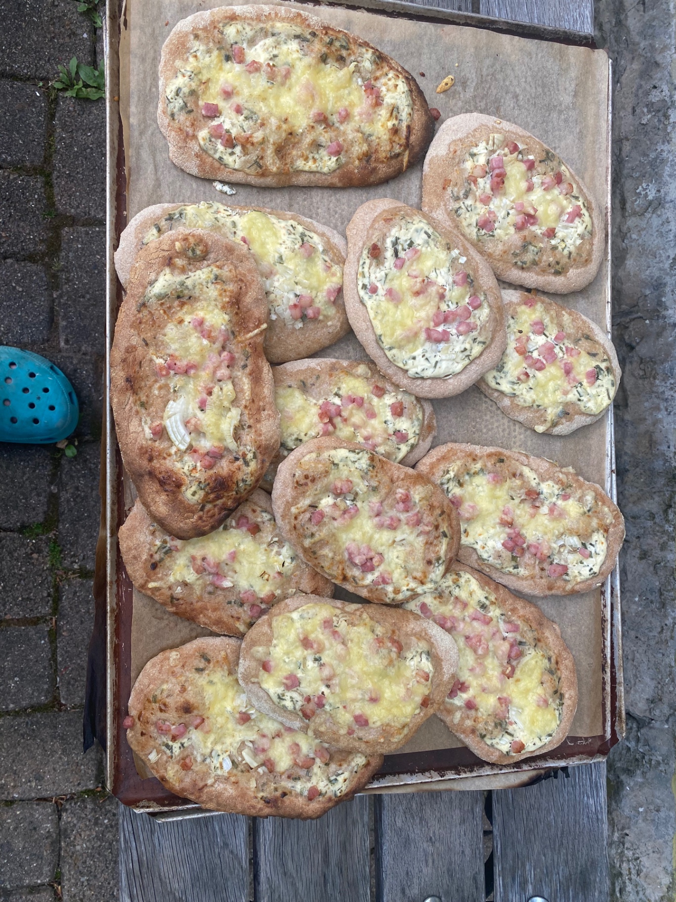 Rahmfleckerl mit Speck und Käse, frisch gebacken